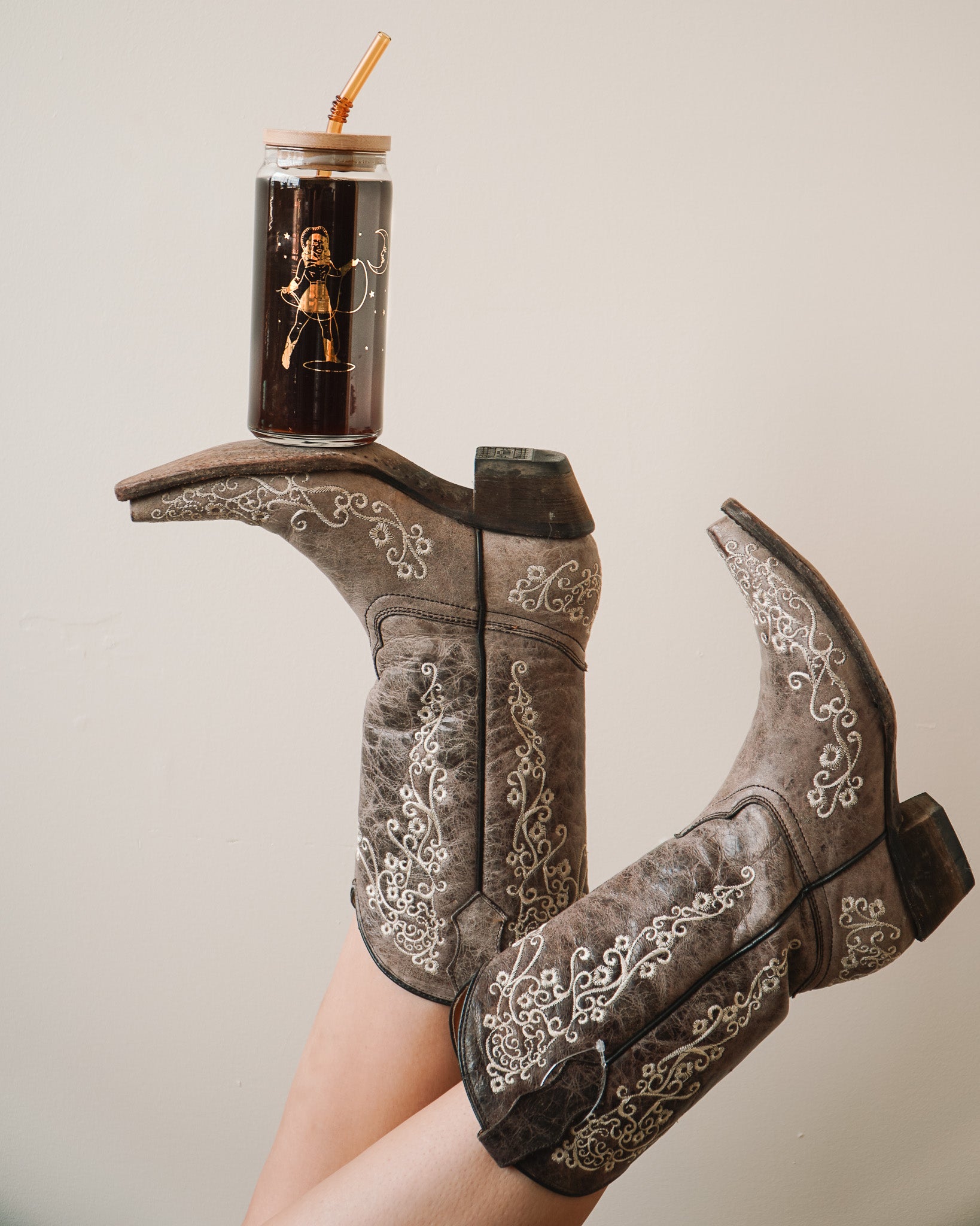 Cowgirl Lassos the Moon - 20oz