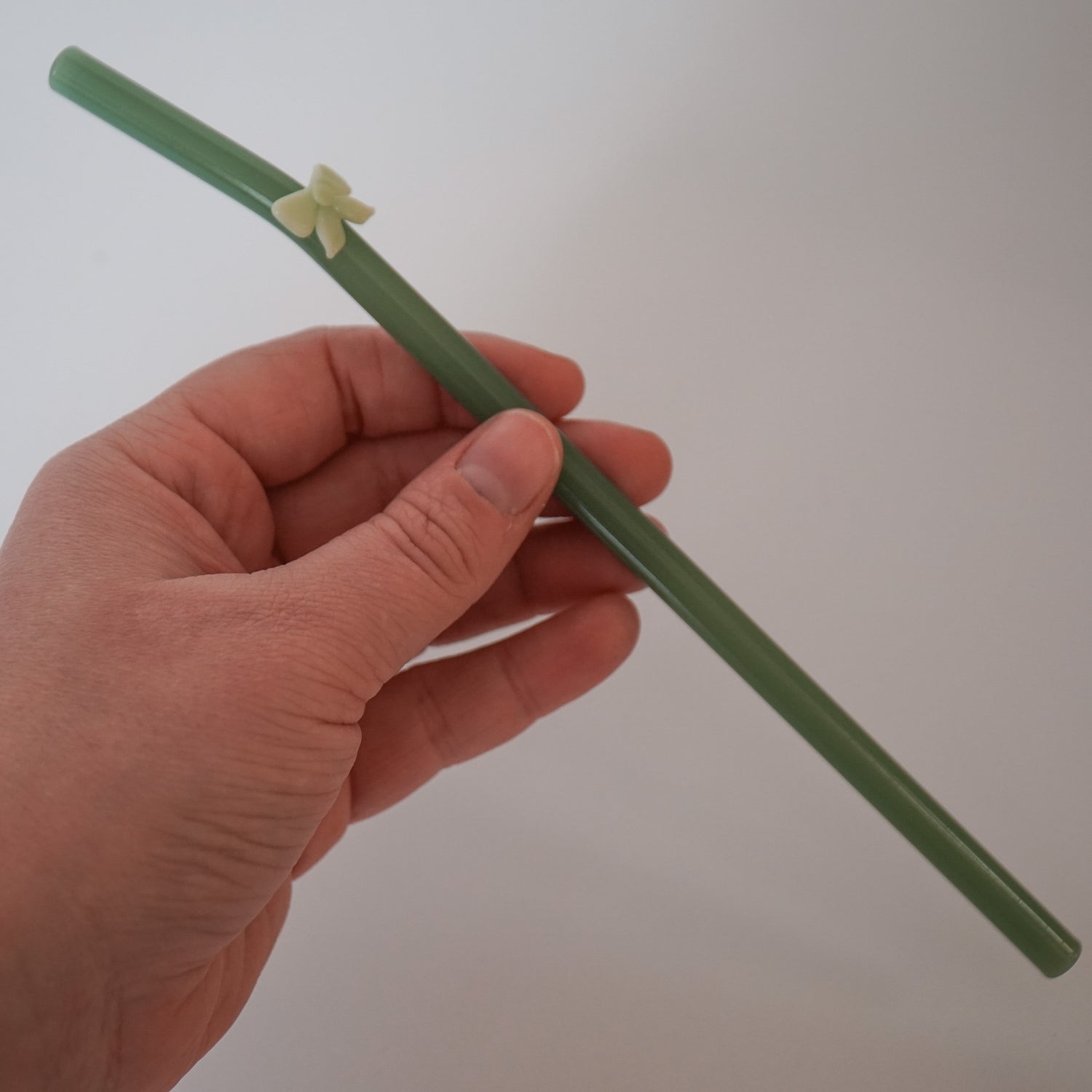 Bow Glass Straw