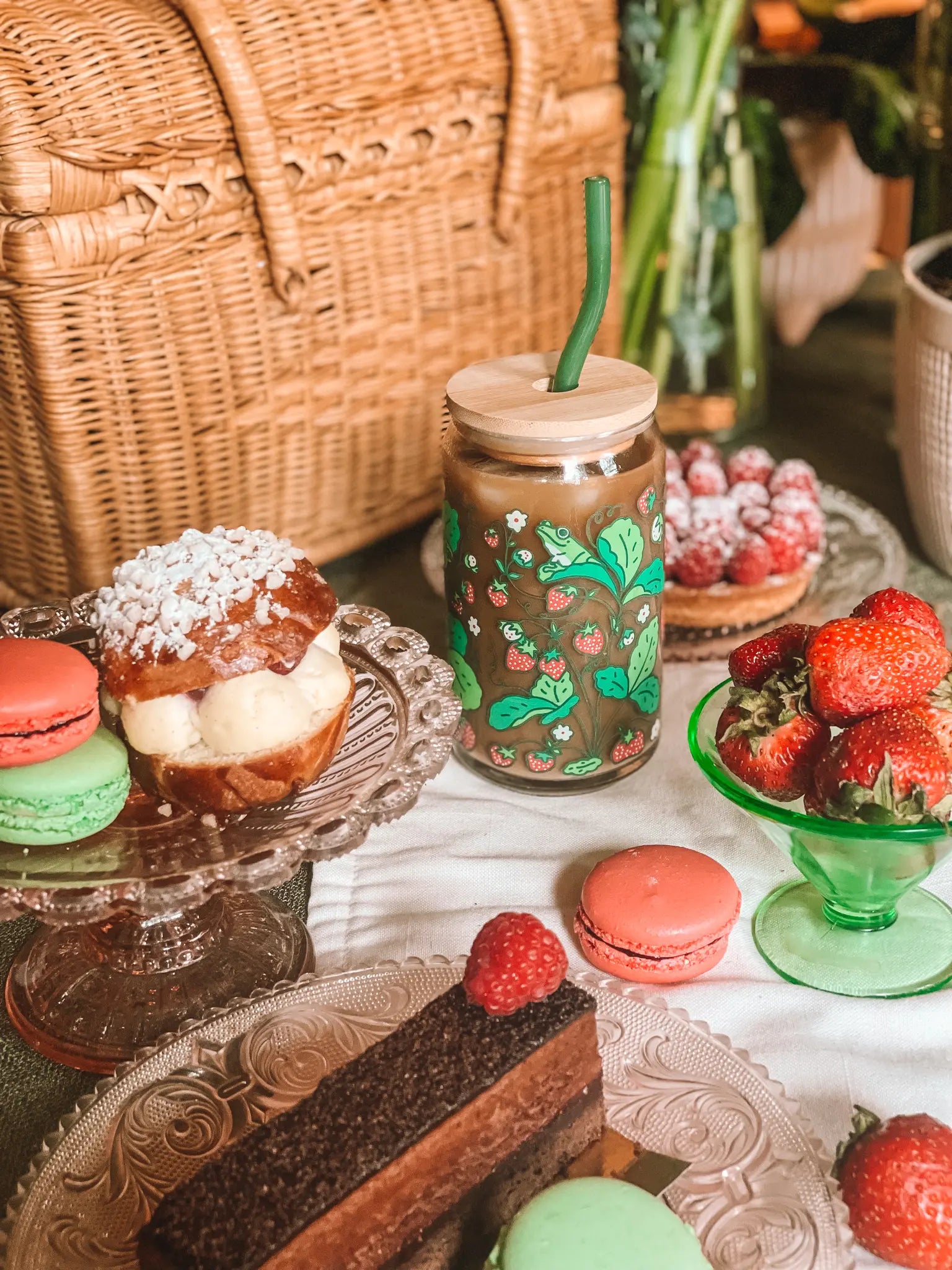 Strawberry Frog Glass